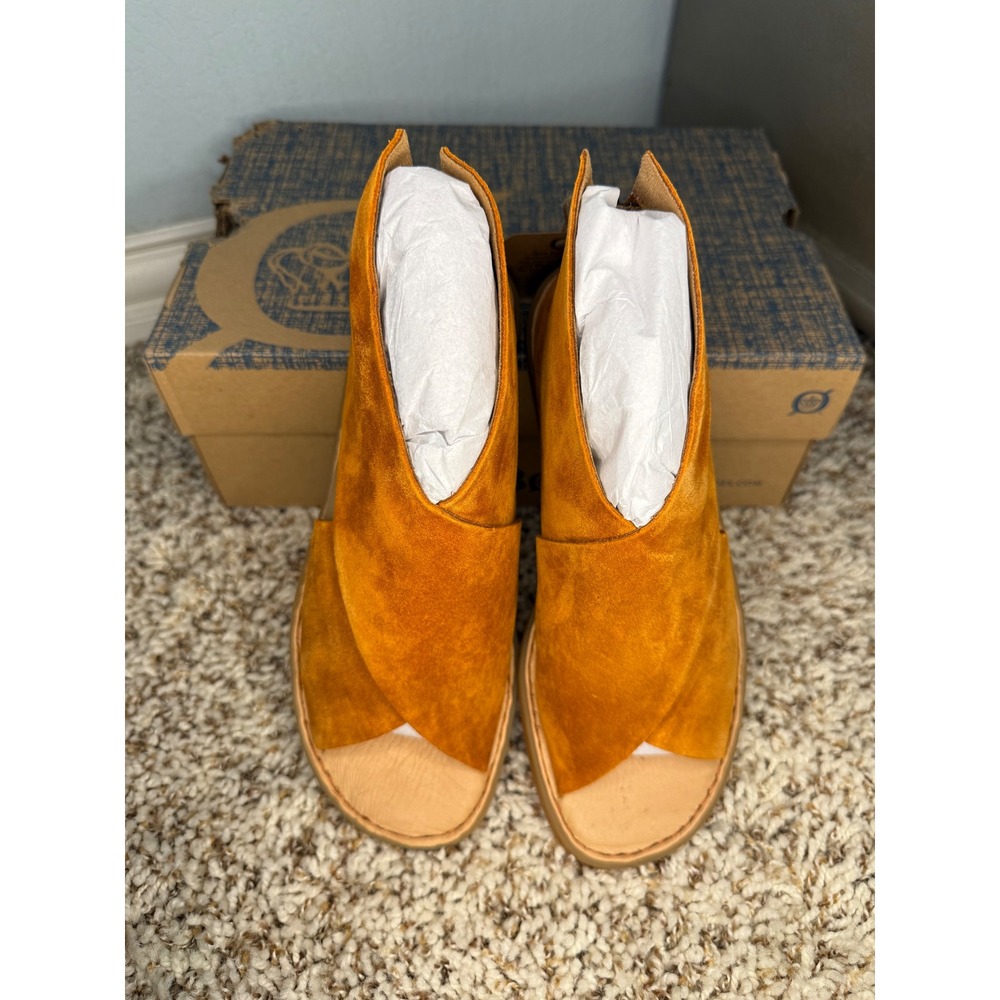 Born IWA Brown Suede Open‎ Toe Ankle Booties Size 6 Brand New In Box